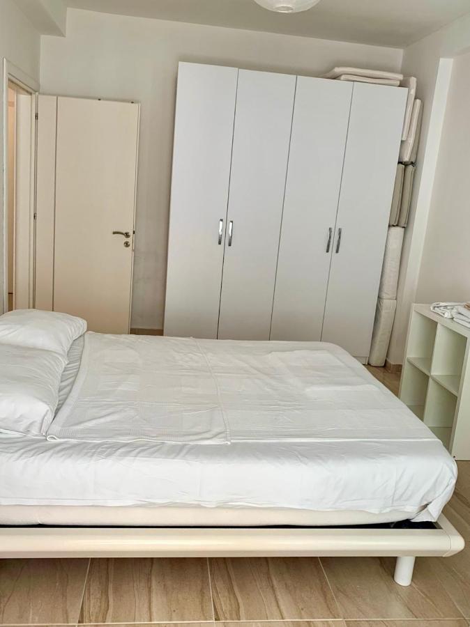 Loli Apartment Luxury White Residence Sarande Ngoại thất bức ảnh