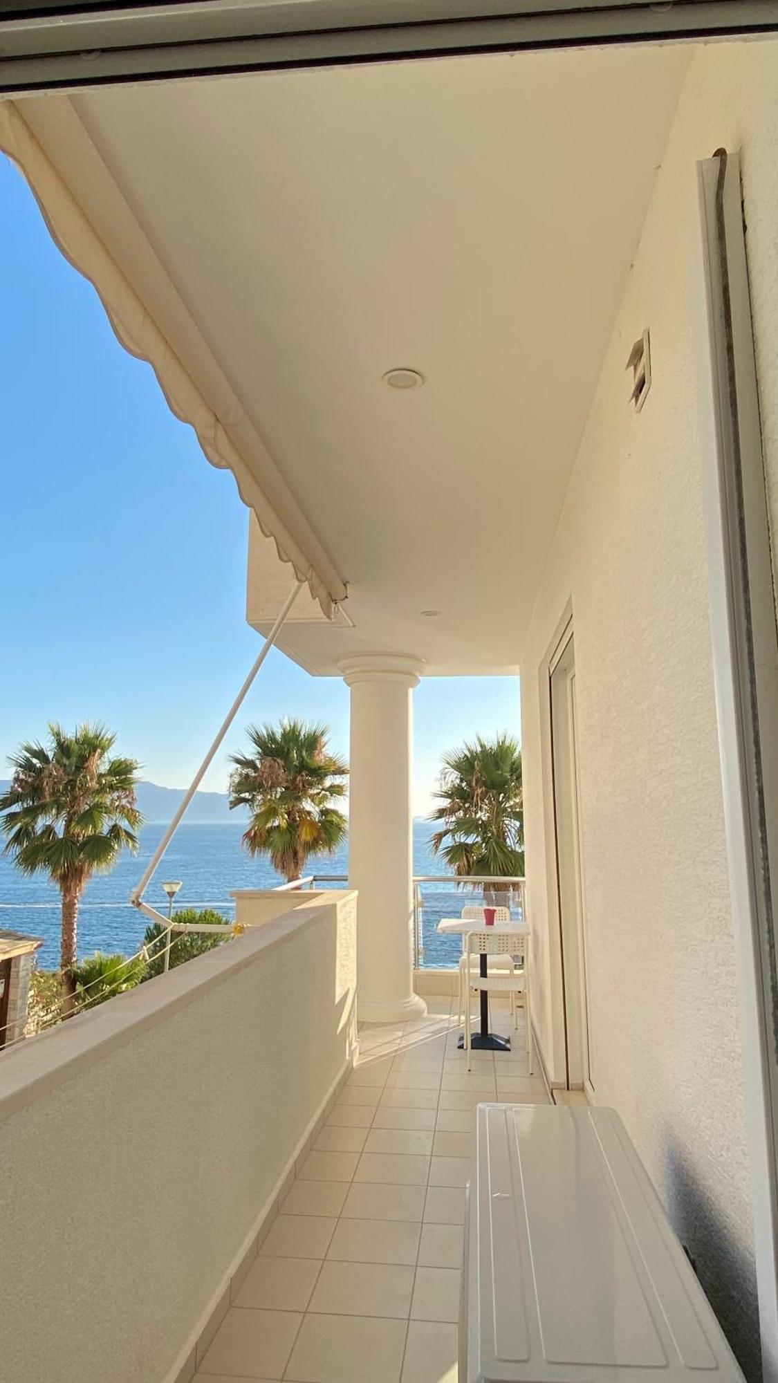 Loli Apartment Luxury White Residence Sarande Ngoại thất bức ảnh