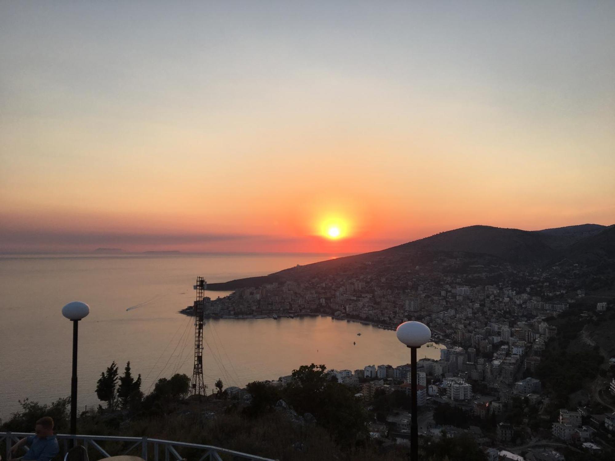Loli Apartment Luxury White Residence Sarande Ngoại thất bức ảnh