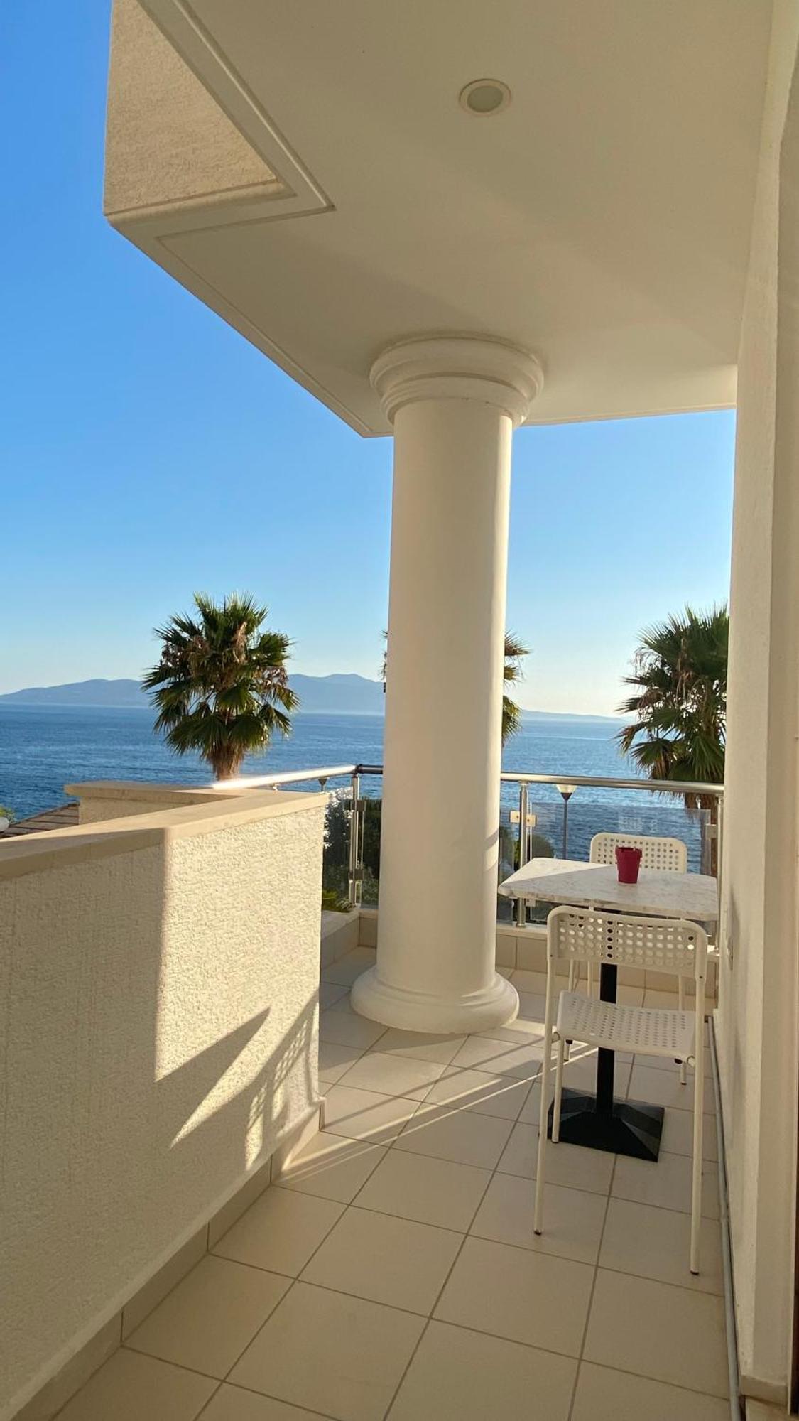 Loli Apartment Luxury White Residence Sarande Ngoại thất bức ảnh